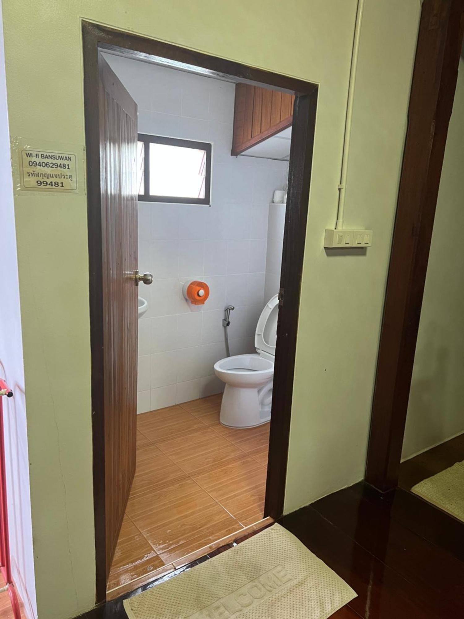 Bansuwan Homestay Ампхава Екстер'єр фото