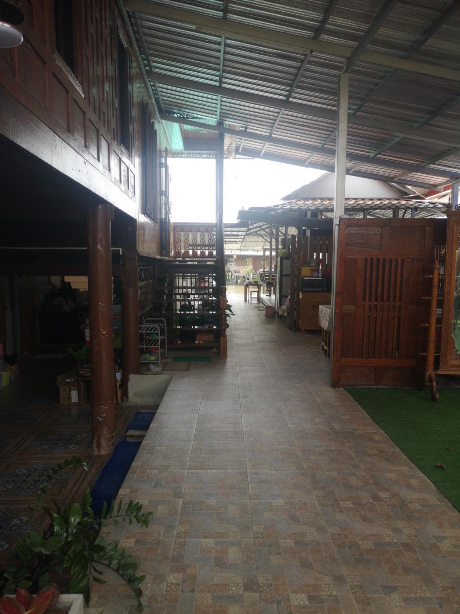 Bansuwan Homestay Ампхава Екстер'єр фото