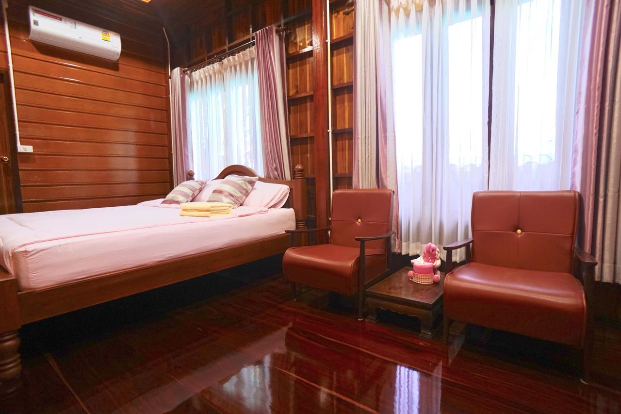 Bansuwan Homestay Ампхава Екстер'єр фото